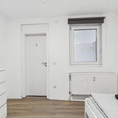 Apartment Monteur - Fuer Bis Zu 6 Personen In 63456 - Hu09