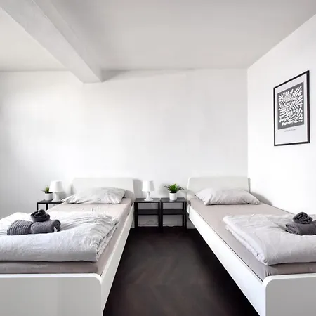 Monteur - Fuer Bis Zu 6 Personen In 63456 - Hu09 Apartment