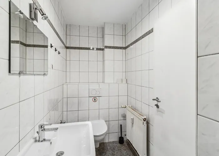 Monteur - Fuer Bis Zu 7 Personen In 63456 - Hu09 * Hanau